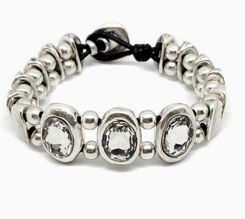 BRACELET CUIR PERLÉ SERTI DE 3 CRISTAUX SWAROVSKI EN ÉTAIN PLAQUÉ ARGENT