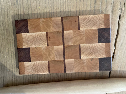 PETITE PLANCHE À DÉCOUPER - Québec