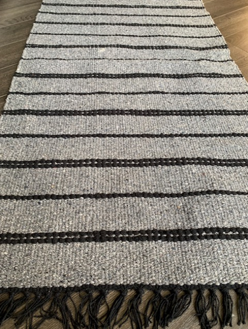 Tapis en coton gris avec rayures noires 2,3 x 4 pi / 70 x 120 cm