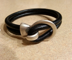 Bracelet en cuir noir Double Brin, Fermoir à crochet Zamak