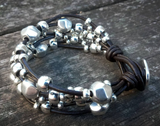 Bracelet en cuir années 50  Perles plaqué Argent