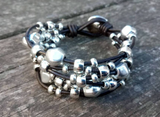 Bracelet en cuir années 50  Perles plaqué Argent